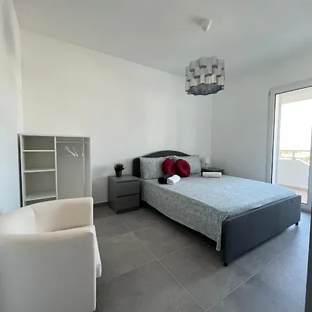 The #3 Howme Apartment *