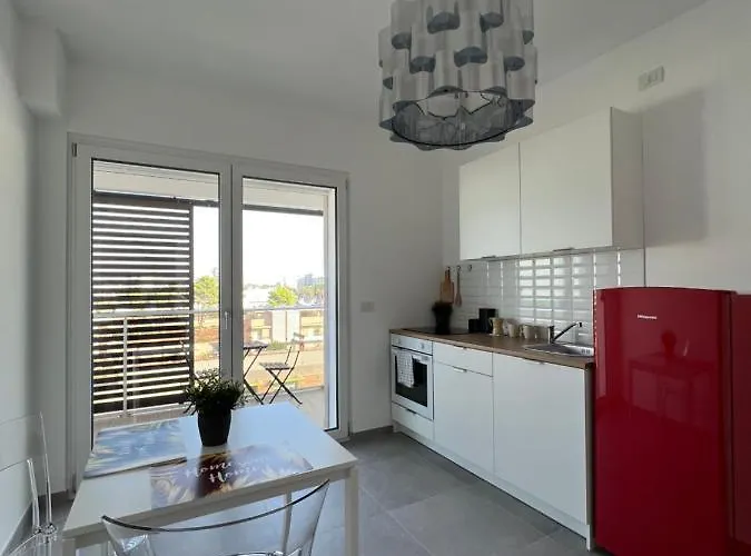 アパート The #3 Howme バーリ